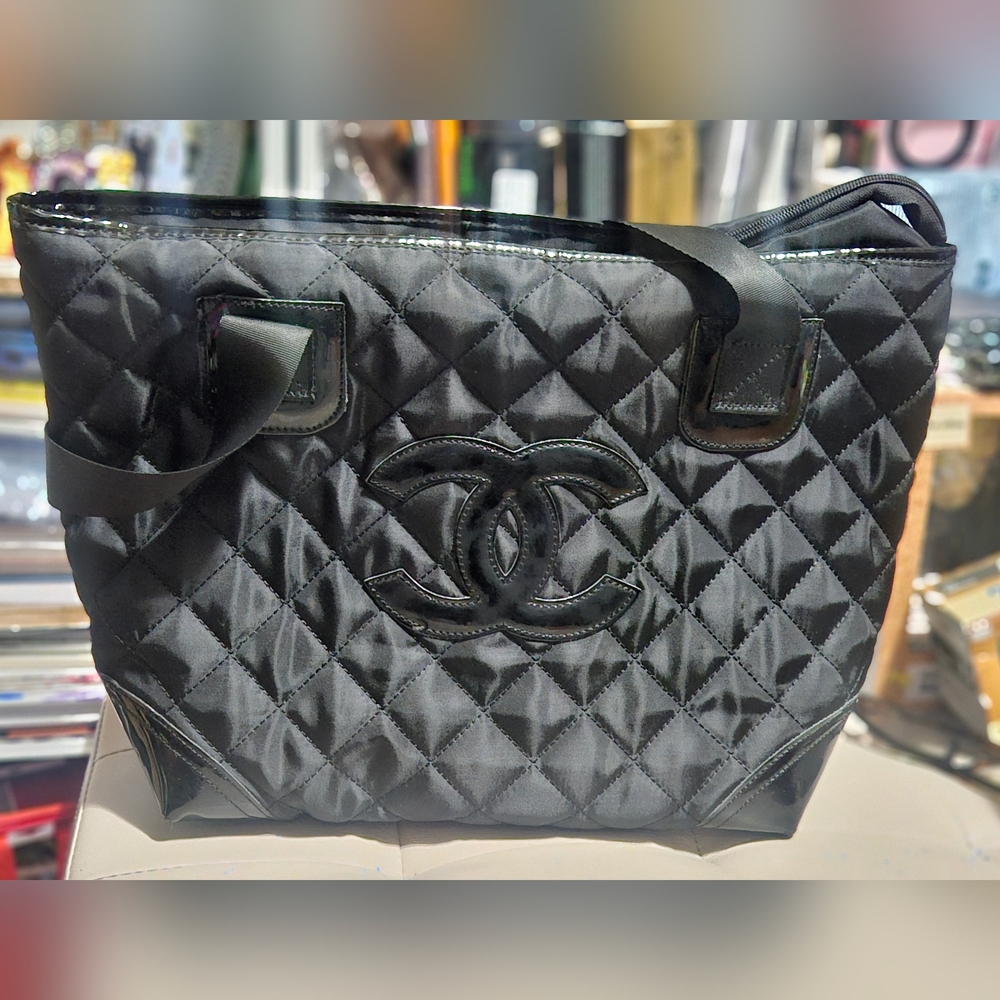 Source Unknown Black Quilted Tote Bag